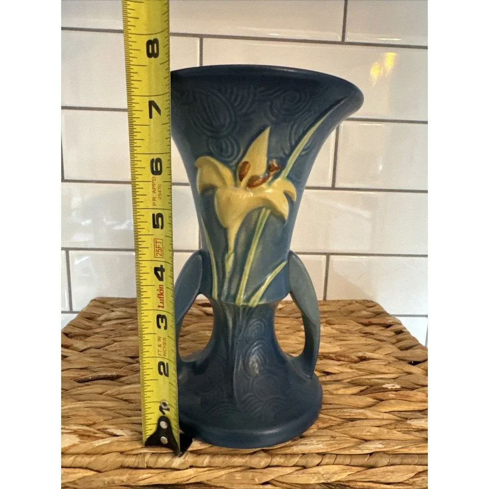 Roseville Pottery Zephyr Lily‎ 132-7